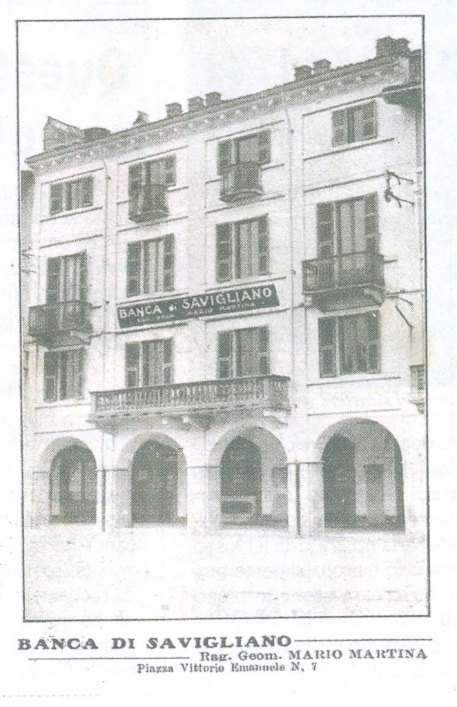 Foto della facciata della Banca di Savigliano. Anni '20.